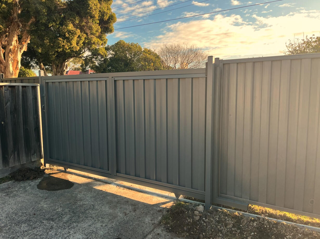 Colorbond Sliding Gate Installation in Berwick Colorbond sliding gate Basalt colour installed in Berwick